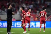  法甲揭幕战诞生历史性乌龙进球  